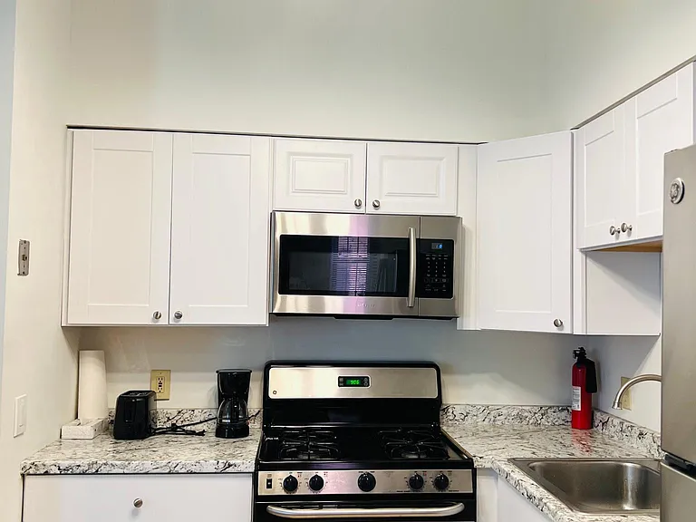 1302 Irving St NW #102 — Photo 6