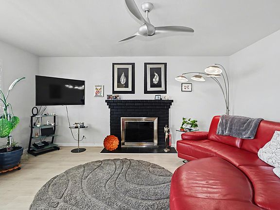 4th image of 10500 Spaulding Way