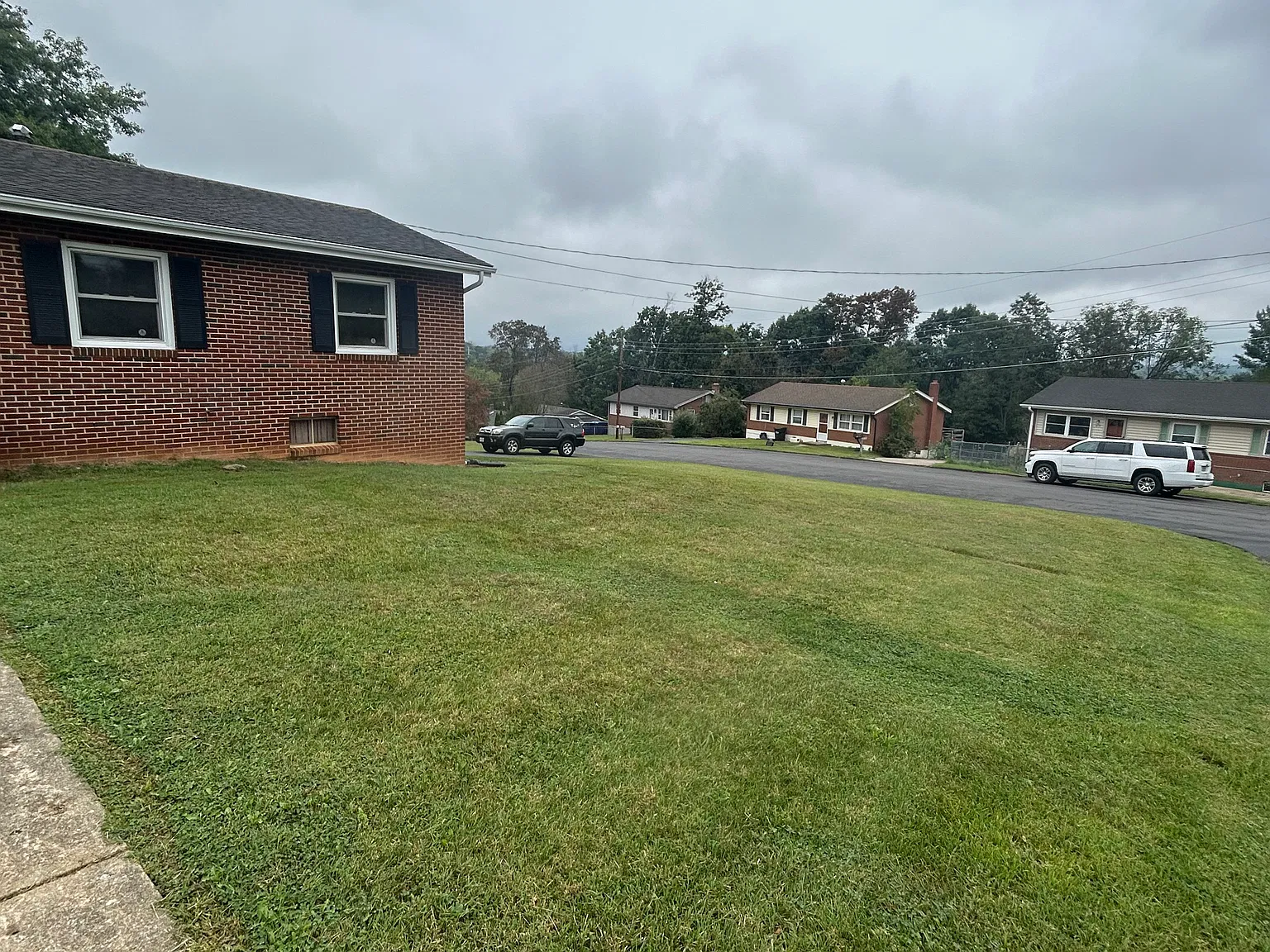 3 bed, 1040 sqft, $1,600 — Photo 3