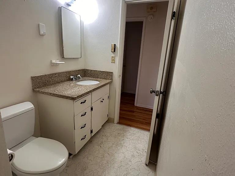 4642 SW Vermont St — Photo 10