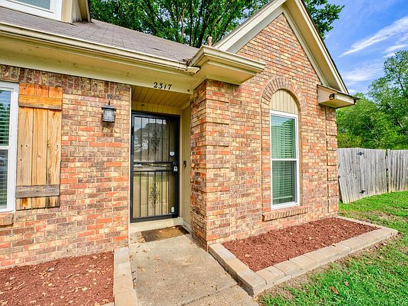 4th image of 2317 Belin Dr