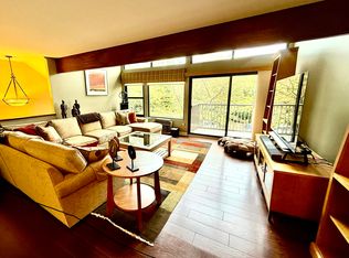 1465 E Putnam Ave APT 217, Greenwich, CT 06870