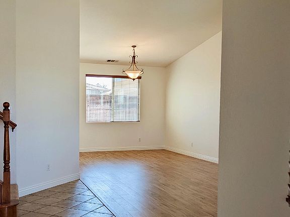 3rd image of 2862 Hartley Pkwy
