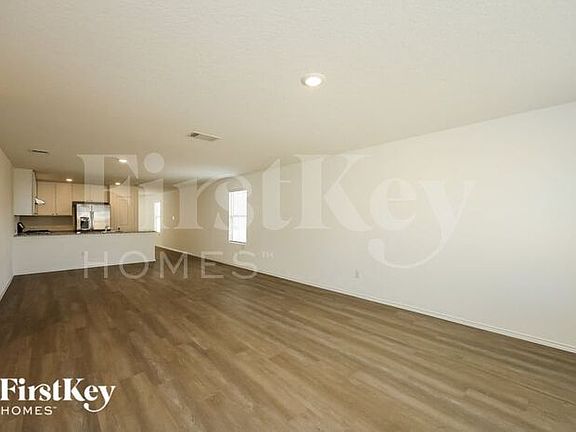 4th image of 10215 Devon Wheel St