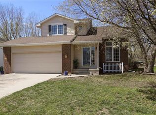 1017 N 9th St, Indianola, IA 50125