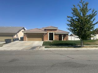 1016 Canyon Dr W, Tehachapi, CA 93561