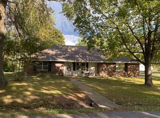 1928 Kay Dr, West Plains, MO 65775