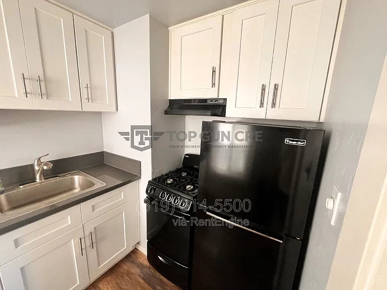 134 W Hawthorn St #17 — Photo 4