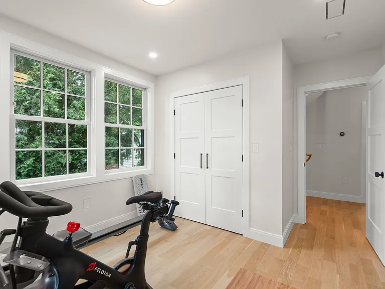 8 Bates Ct — Photo 24