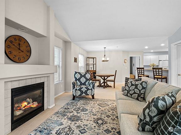 5th image of 1637 Kennedy Place #D-1