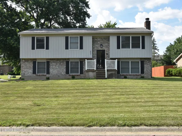 8001 Autumn Leaf Ct, Louisville, KY 40220