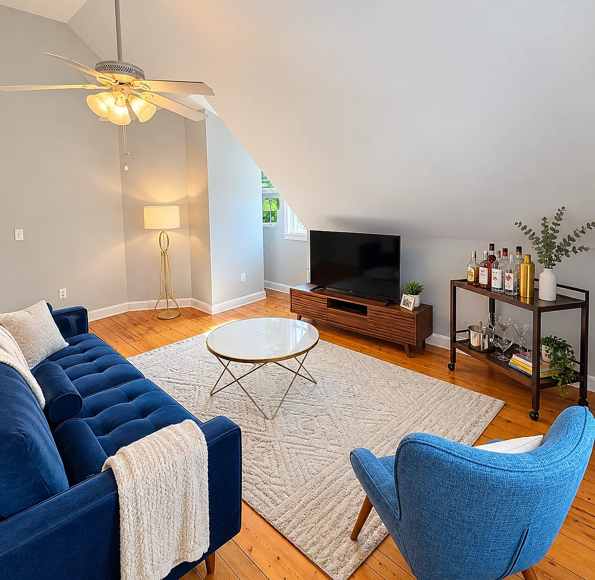 1 bed, 733 sqft, $2,200 — Photo 3
