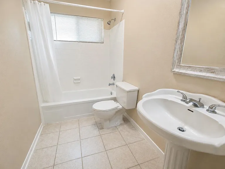2506 Radcliffe Dr — Photo 8