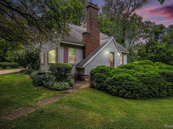 44988 52nd St, Lawrence, MI 49064