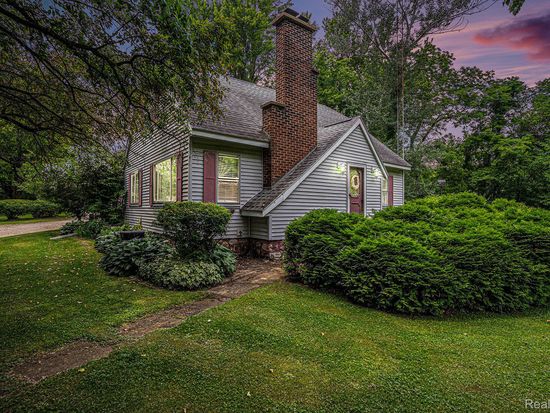 44988 52nd St, Lawrence, MI 49064