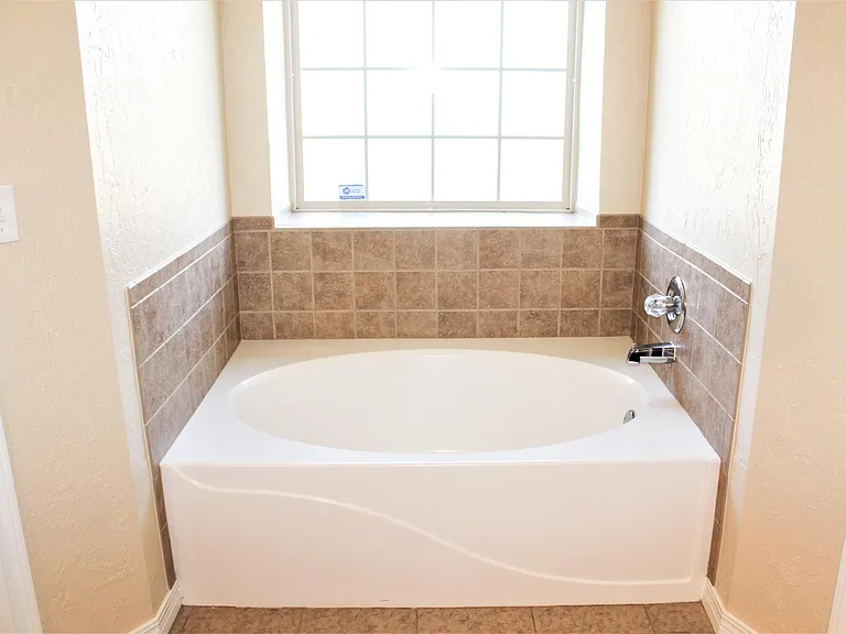 3328 E Fairmont St — Photo 12