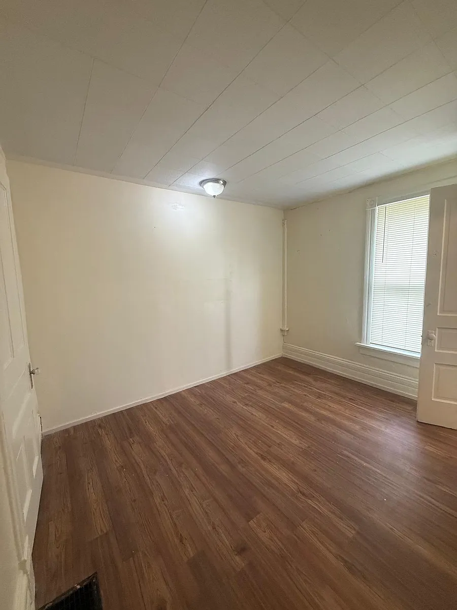 Building Photo - 1561 S 9th St #4
