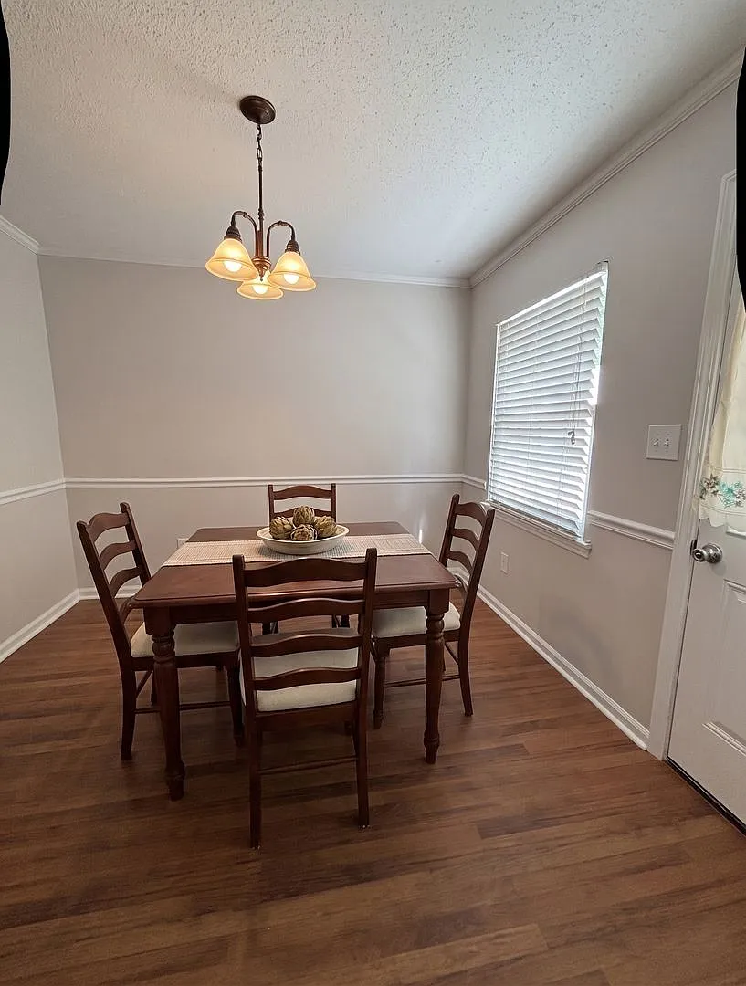 Spacious 2-bedroom, 2.5-bathroom condo in Chapel Watch — Photo 2