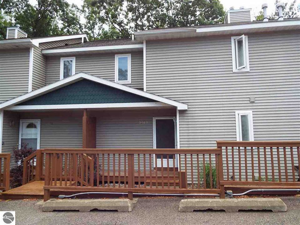 1st image of 3963 Sherwood Forest Dr