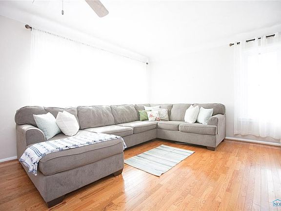 3rd image of 533 Wood St