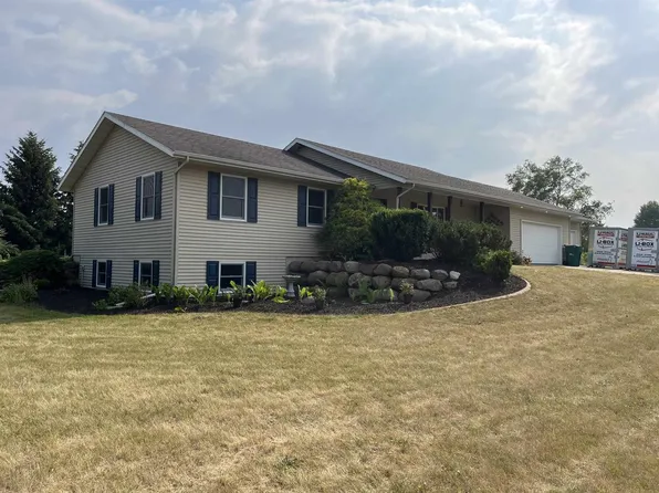W7369 Karamarie Drive, Pardeeville, WI 53954