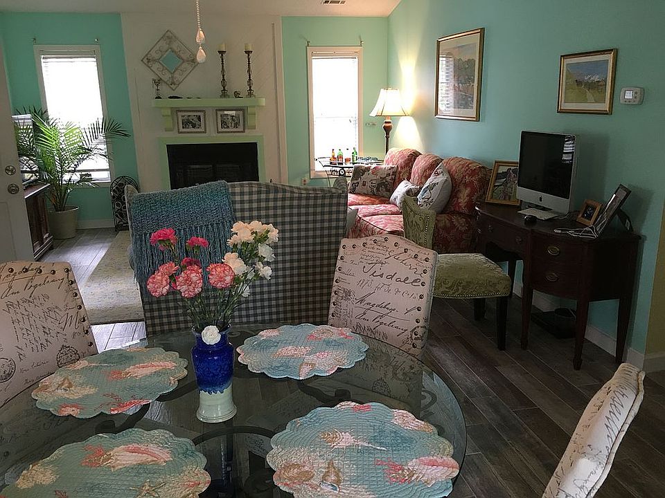 Nice open floor plan!