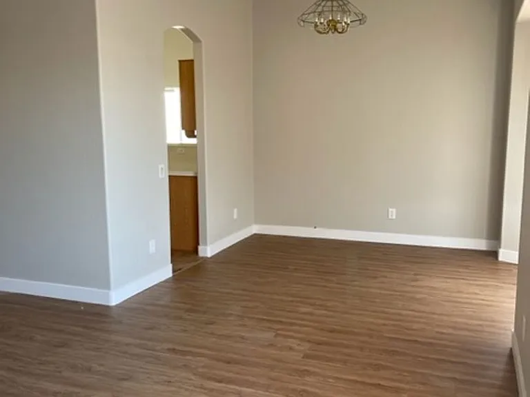 4334 Yorkwood Dr — Photo 3