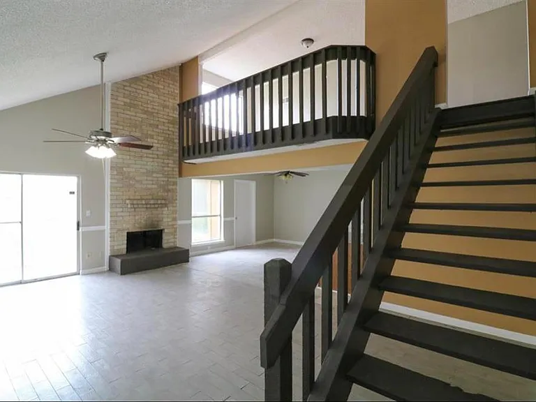 6111 Briar Glade Dr — Photo 2