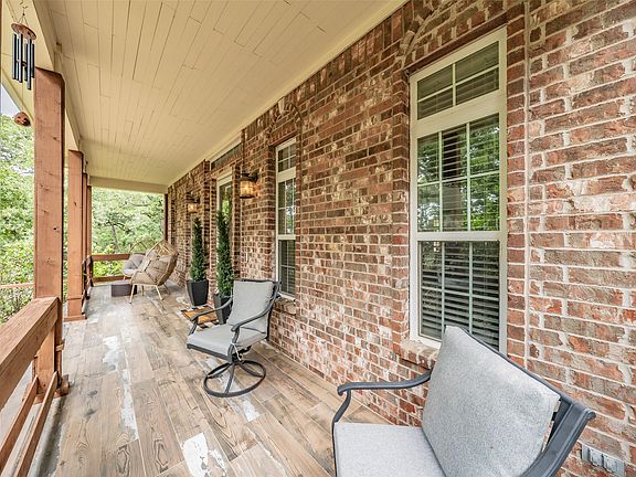 3rd image of 5480 Bridle Path