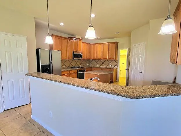 10007 Shire Green Ln — Photo 30