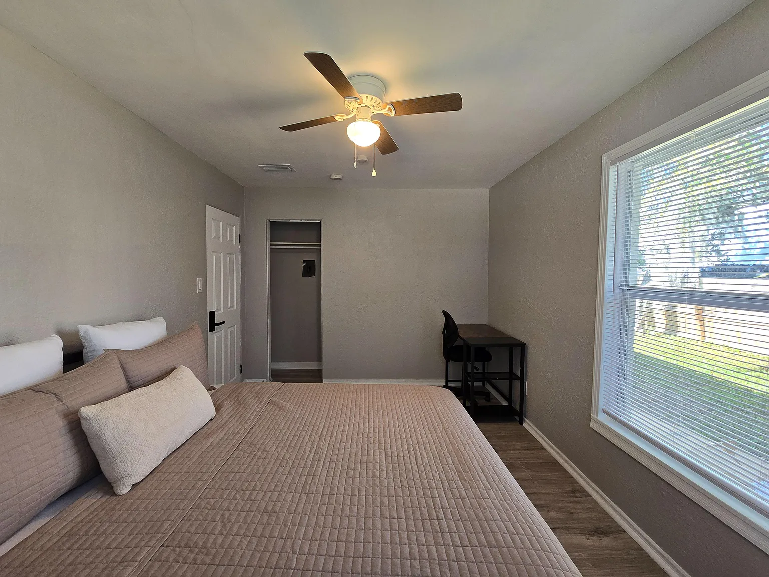 4 bed, 2.0 bath, 800 sqft, $871 — Photo 3