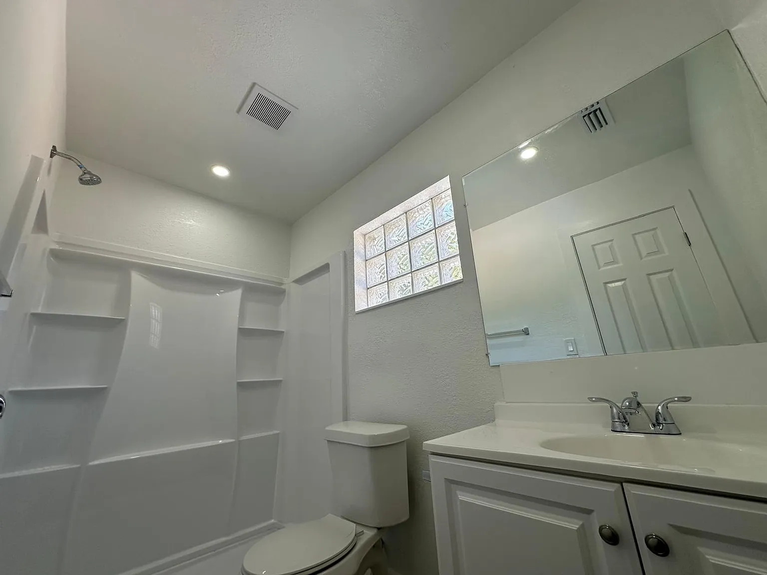 Edgewood Apartments LLC — Photo 4