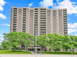 301 Frances Ave #1407, Hamilton, ON L8E 3W6