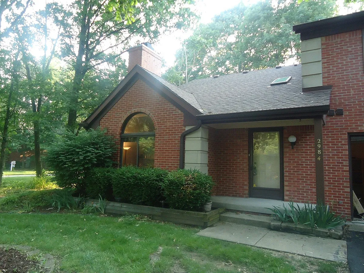 2984 Amherst St photo 1