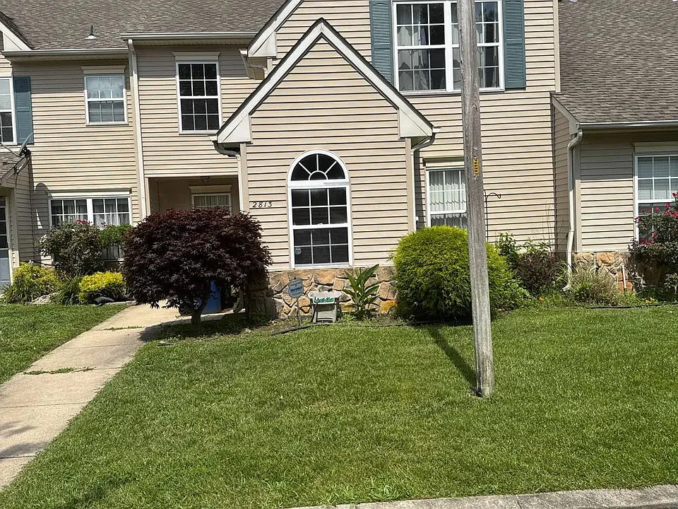 2813 Falcon Ct