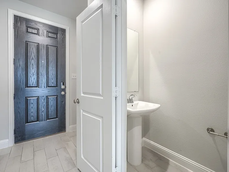 724 Portina Dr — Photo 19