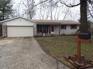 6 Pershing Lake Dr, Saint Peters, MO 63376