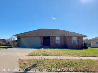 5552 W David St, Springfield, MO 65802
