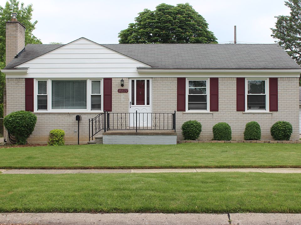 1st image of 9819 Roseland St