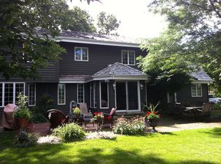 W165N11045 Kings Ct, Germantown, WI 53022