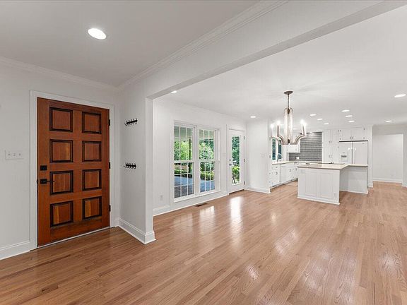 2nd image of 3732 Bowman Circle Dr NE