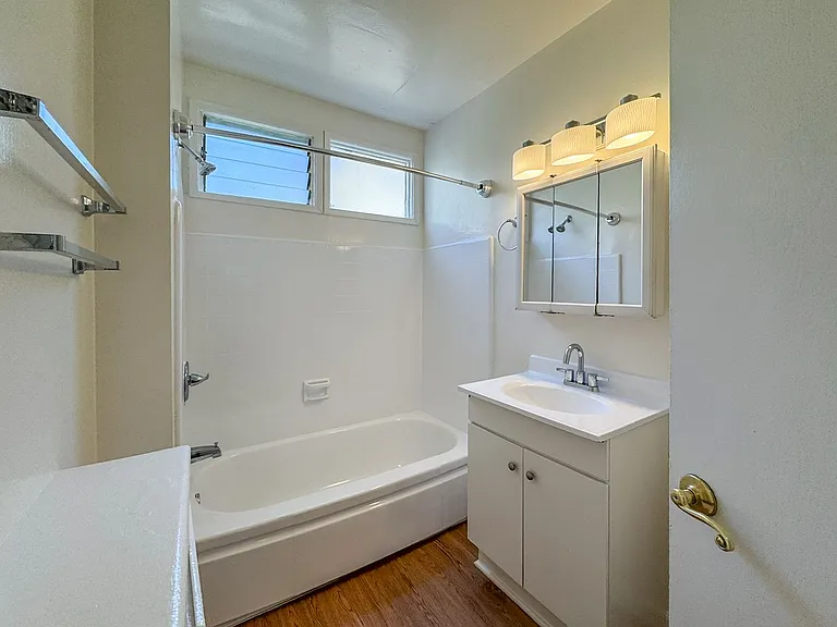 1555 S Hayworth Ave #5 — Photo 7