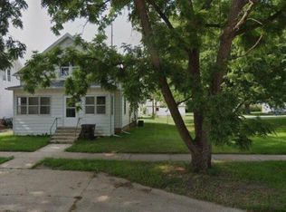 107 E Locust Ave, Plainview, NE 68769