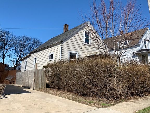 3rd image of 3564 W 62nd St