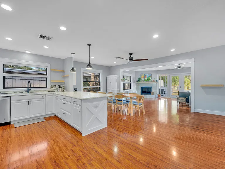1081 Lake Weldona Dr — Photo 5