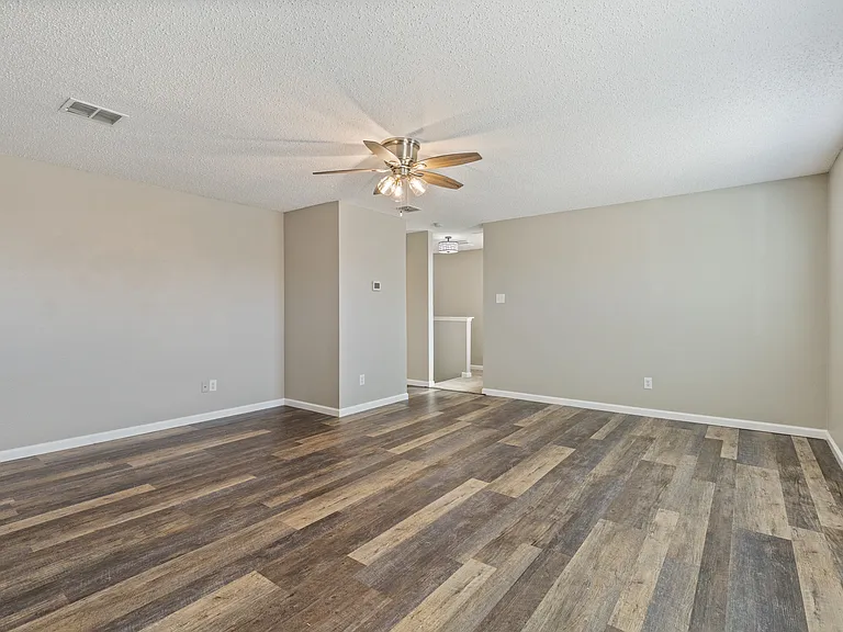4717 Waterford Dr — Photo 12