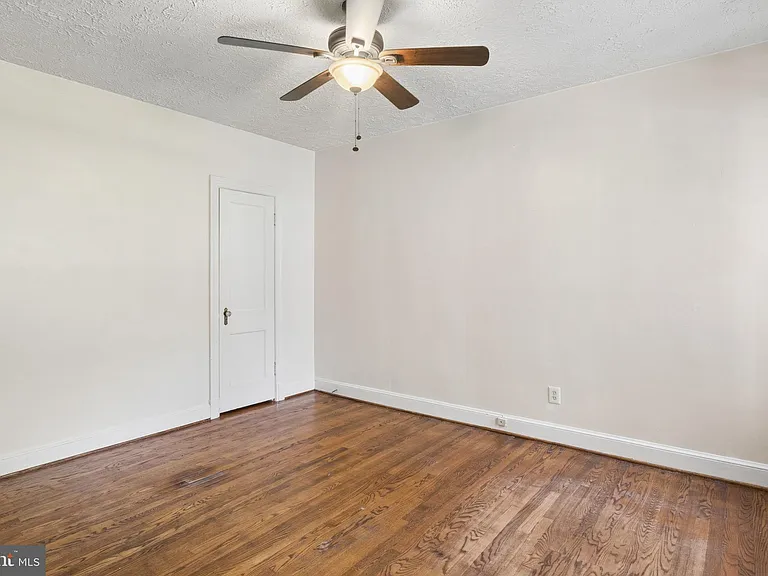 715 S Washington St #C11 — Photo 15