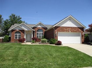 2715 Katrine Lake Dr, Shiloh, IL 62221