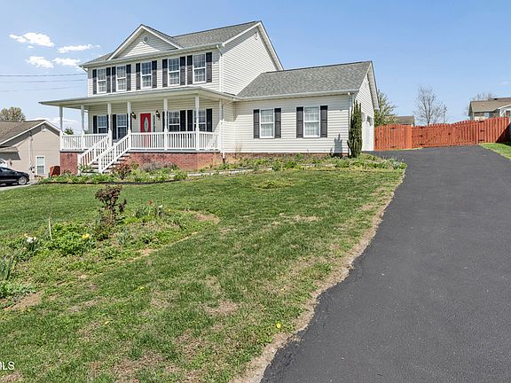 4th image of 401 Leesburg Rd