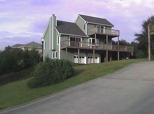 106 Bluewater Dr, Emerald Isle, NC 28594
